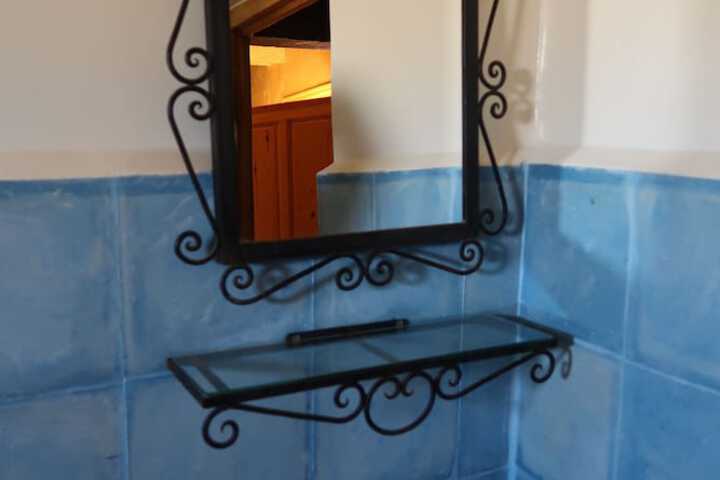 Room 9 of 38