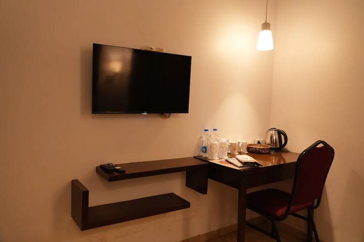 Room 32 of 69