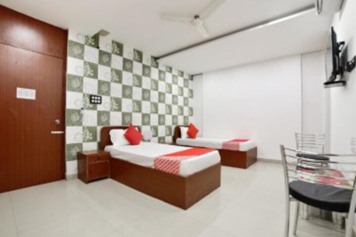 OYO 69621 Hotel Trisha