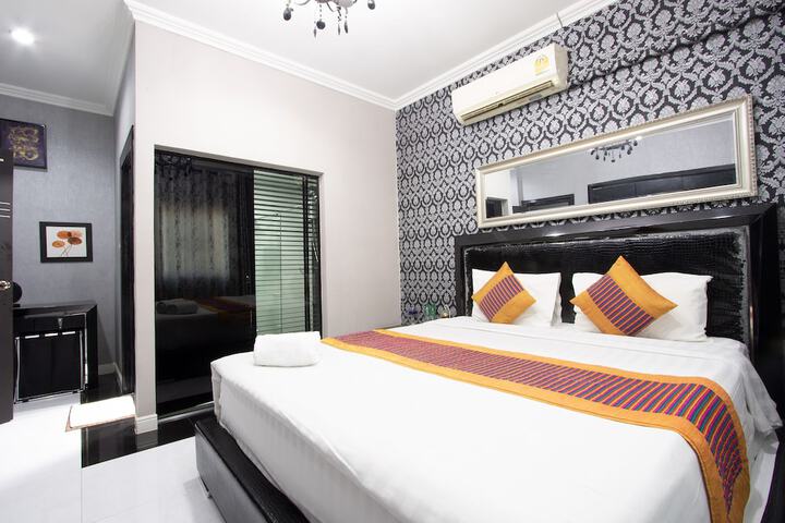 Room 14 of 31