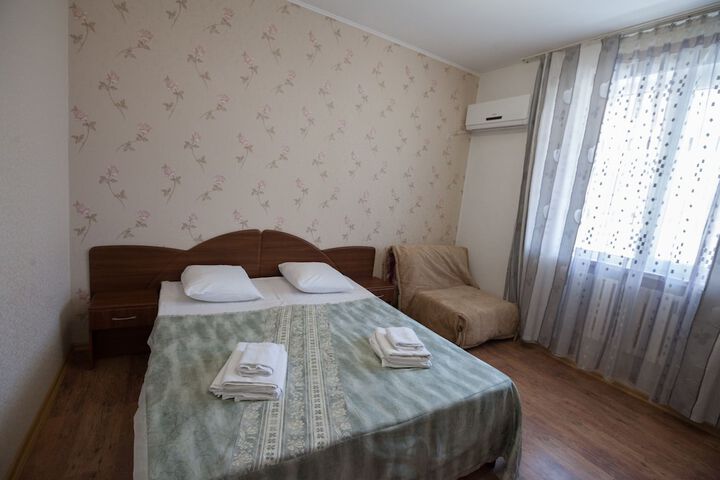 Room 3 of 42