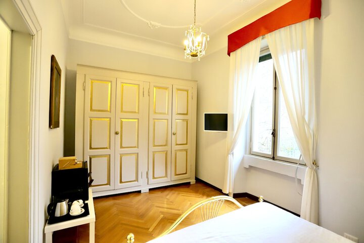 Room 36 of 93