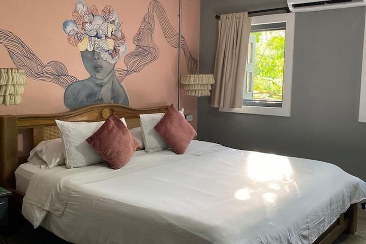 Room 2 of 68