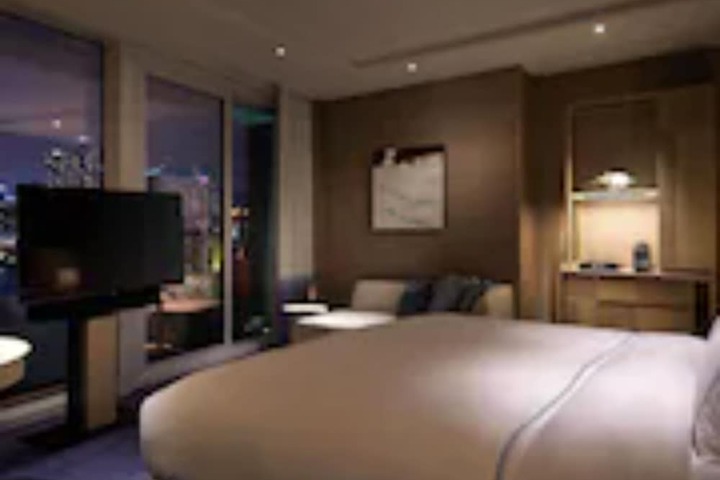 Room 30 of 106