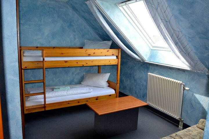 Room 3 of 39