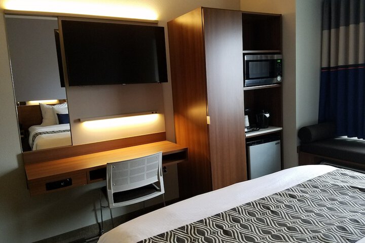 Room 7 of 33