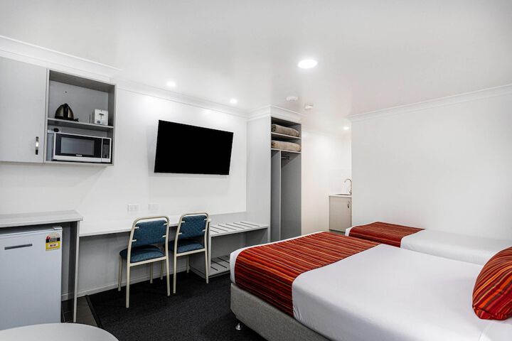 Room 40 of 85