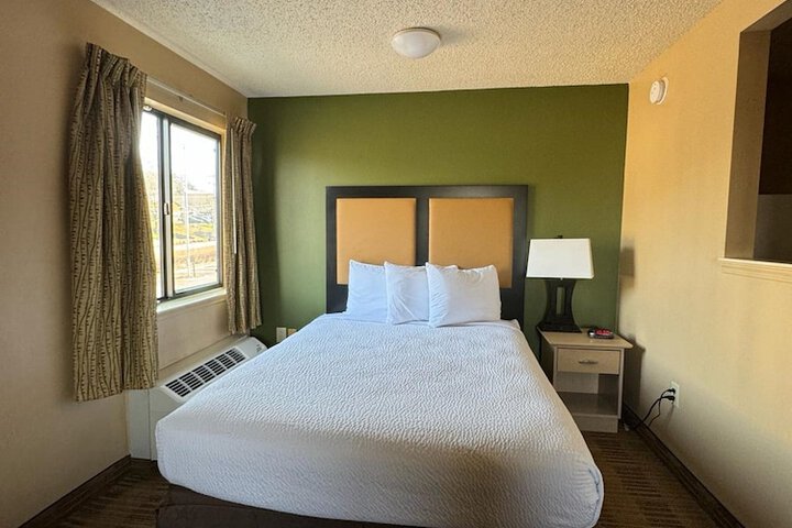 Room 7 of 17