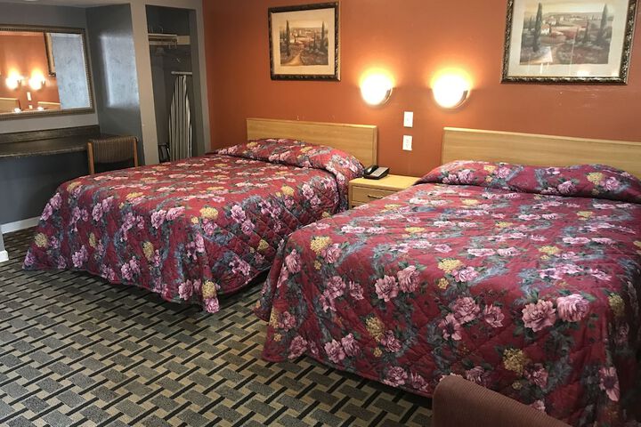 Room 10 of 26