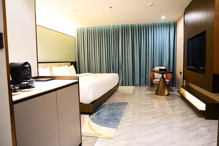Room 30 of 313