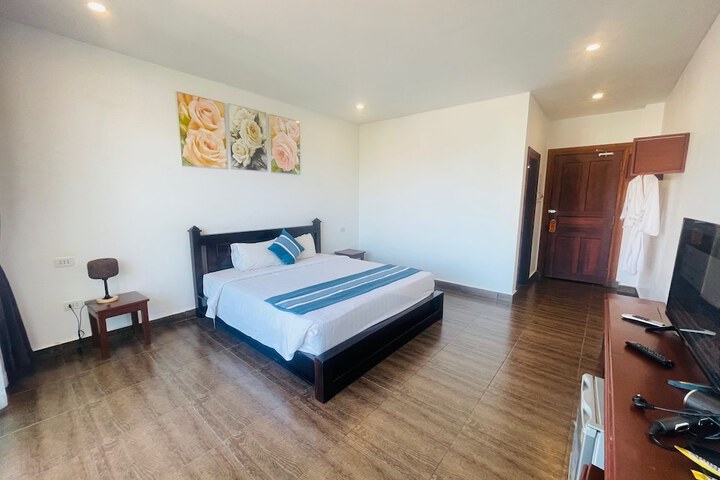 Room 8 of 24