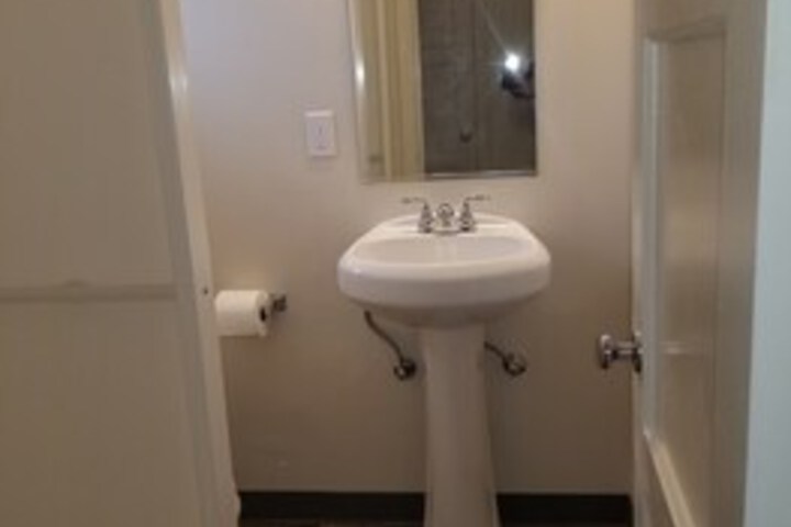 Room 5 of 18