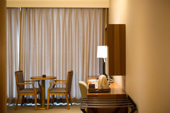 Room 73 of 145