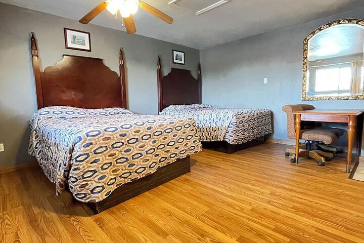 Room 4 of 19