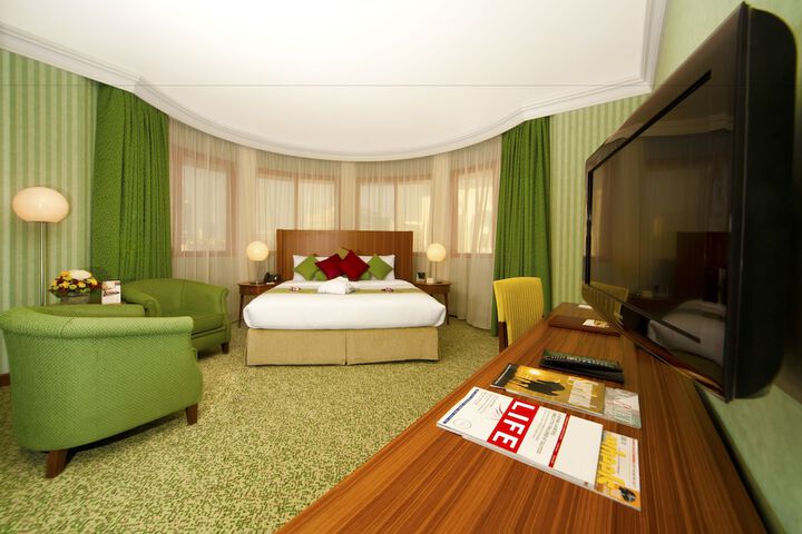 Room 6 of 34