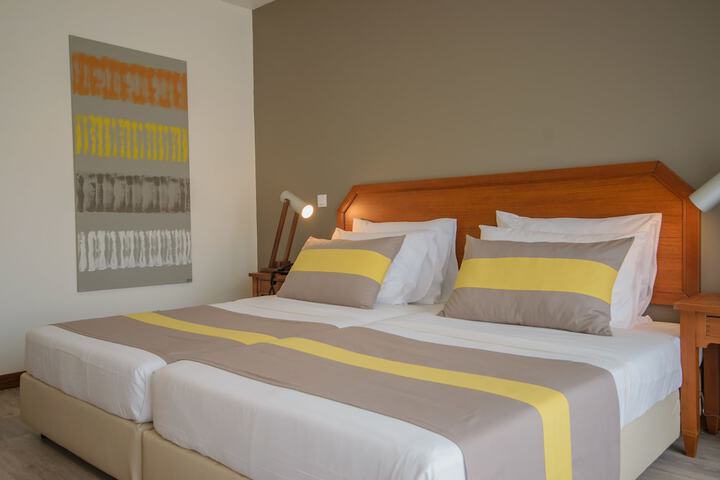Room 15 of 102