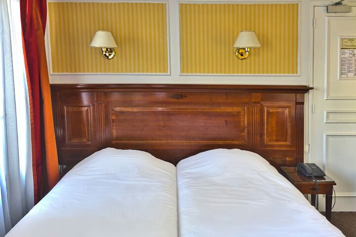 Room 15 of 38