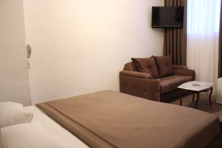 Room 33 of 54