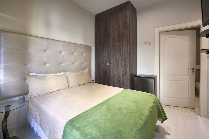 Room 4 of 101
