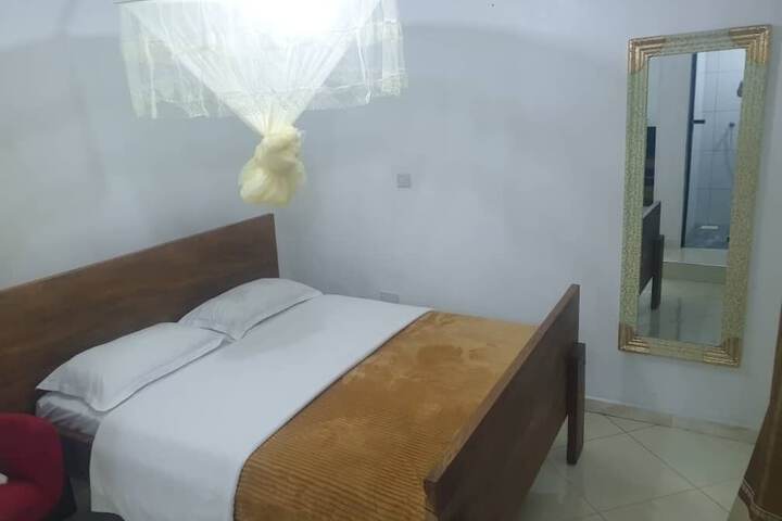 Room 32 of 70