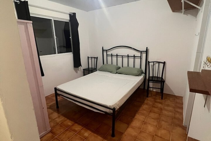 Room 13 of 28