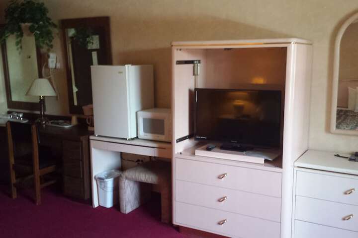 2 Double Beds (7 of 16)