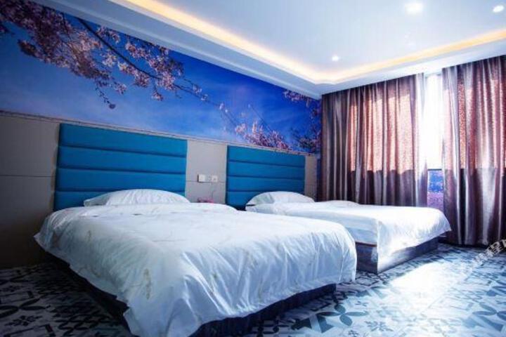 Ningbo Zhaoxing Hotel