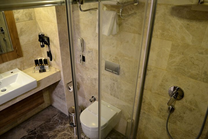 Room 14 of 35