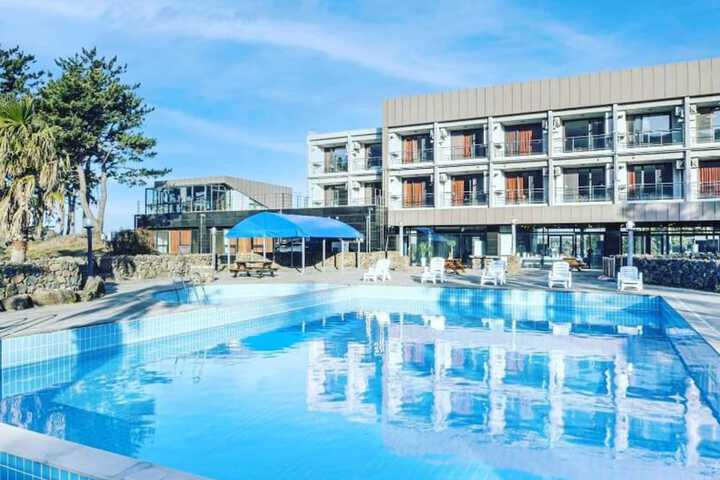 Pool Hotel