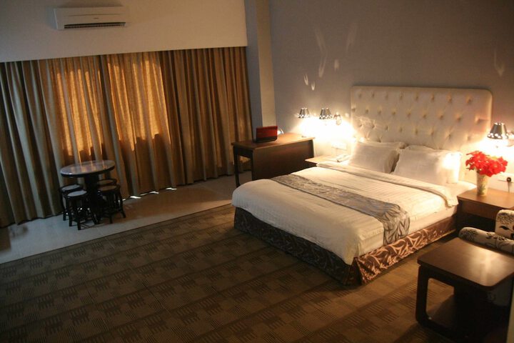 Room 9 of 53