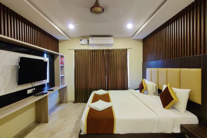 Room 12 of 28