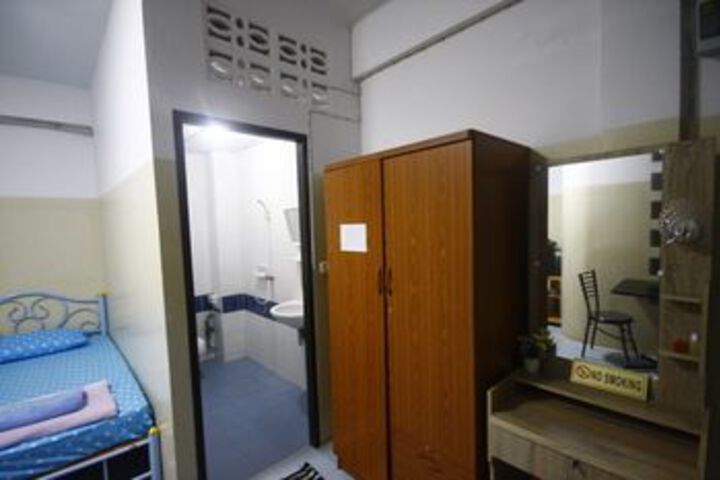 Room 42 of 47