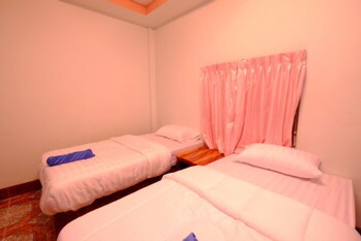Room 12 of 20