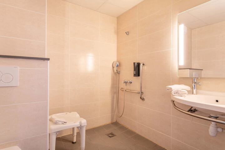 Clean Restrooms