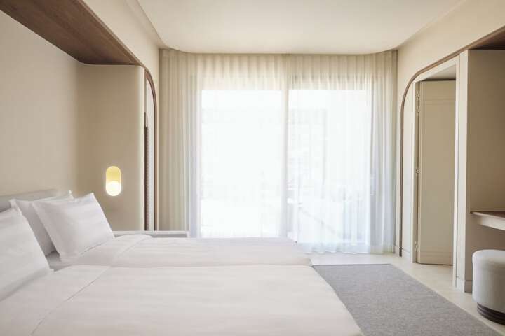 Room 57 of 241