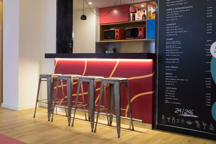 Snack bar