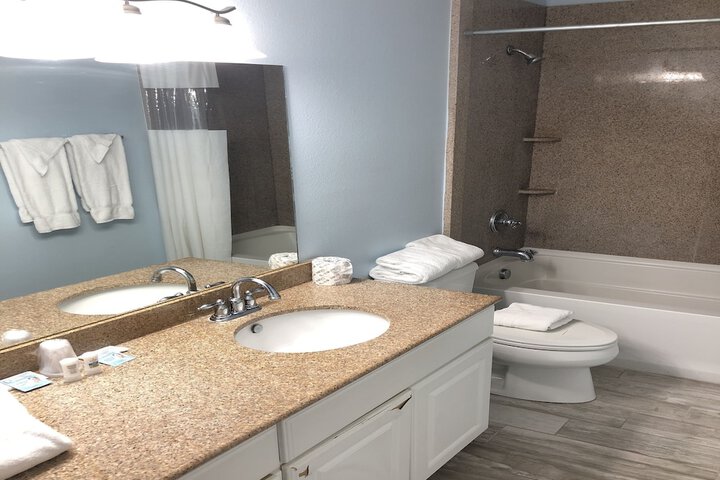 Room 102 of 173