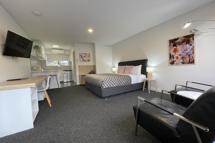Room 10 of 83