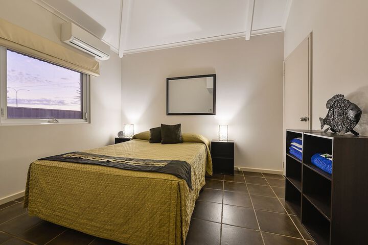 Room 5 of 42