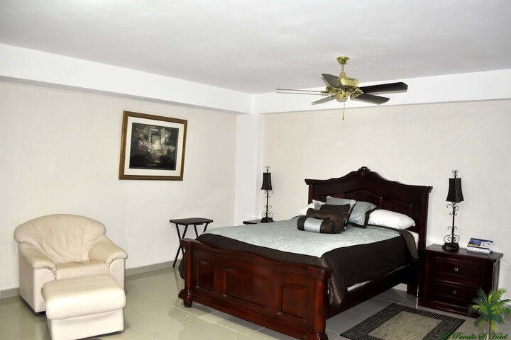 Room 4 of 36