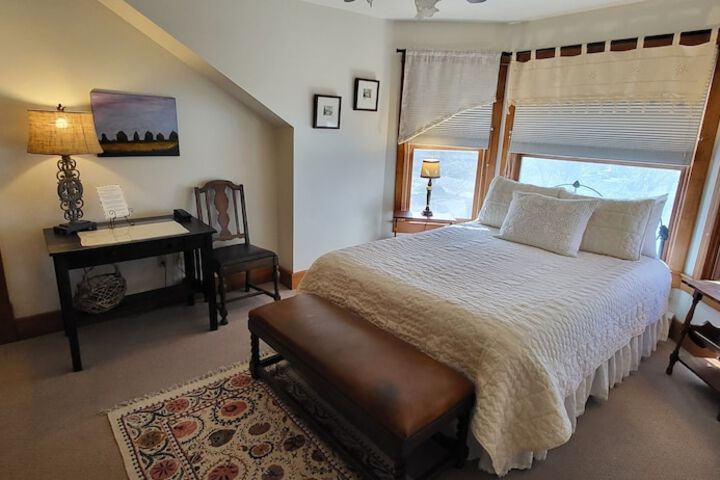 Room 9 of 35