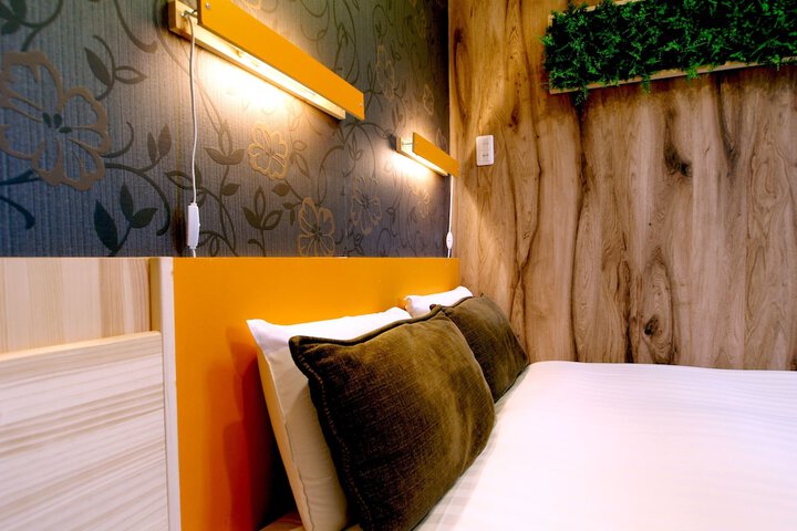 Room 30 of 53