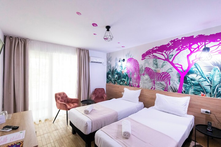 Room 26 of 87