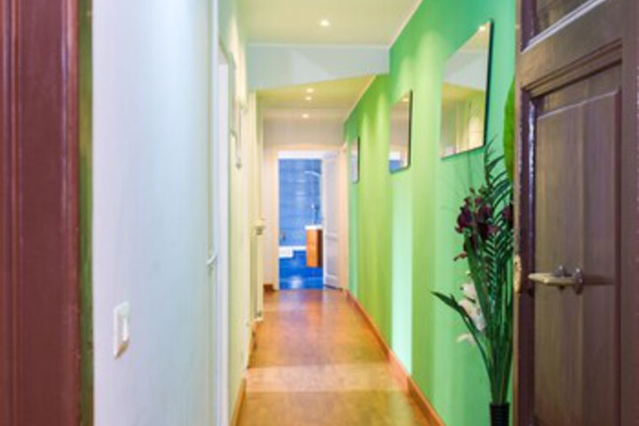 Room 27 of 123