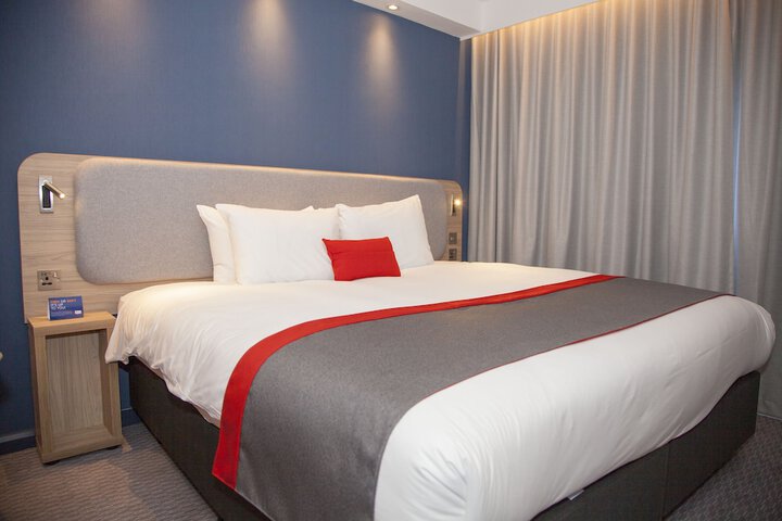 Room 3 of 33
