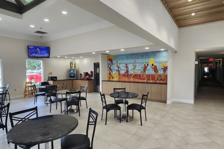 Breakfast area