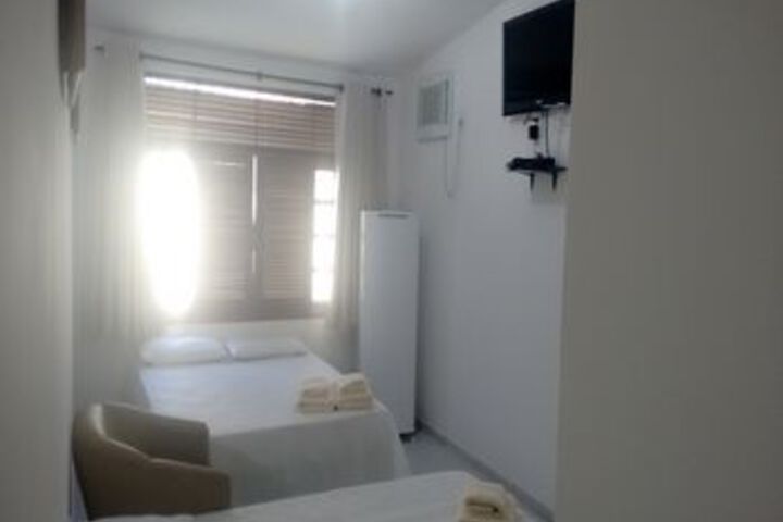 Room 10 of 40