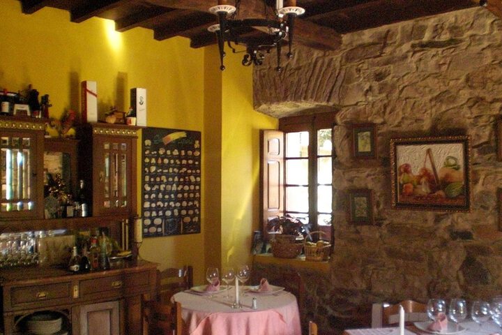 Dining 40 of 53
