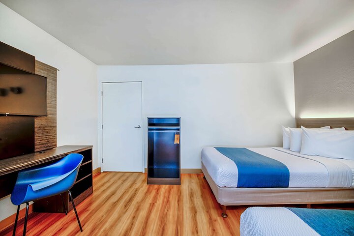 Room 32 of 56