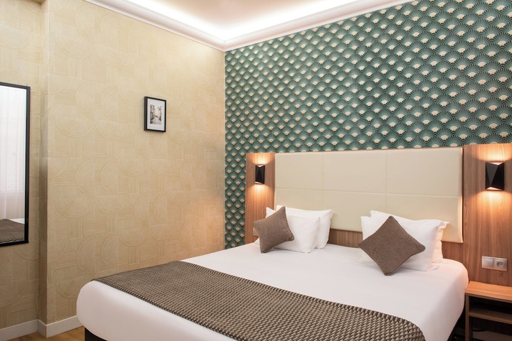 Room 6 of 26